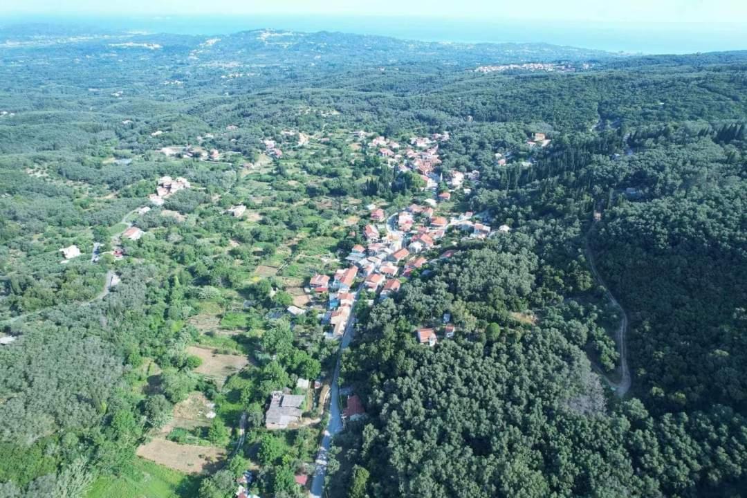 Harry'S Retreat Guest House Klimatia Bagian luar foto
