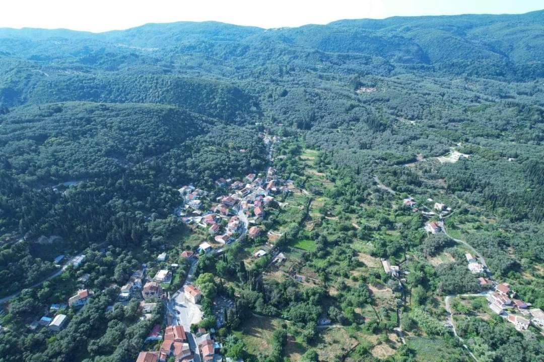 Harry'S Retreat Guest House Klimatia Bagian luar foto