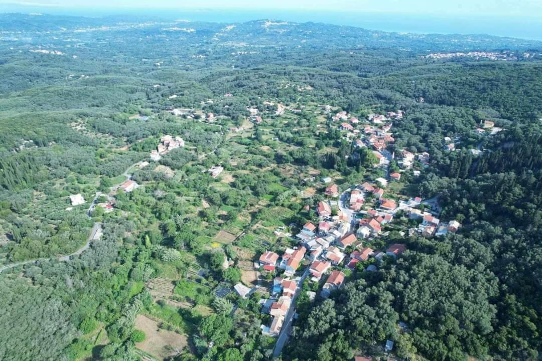 Harry'S Retreat Guest House Klimatia Bagian luar foto