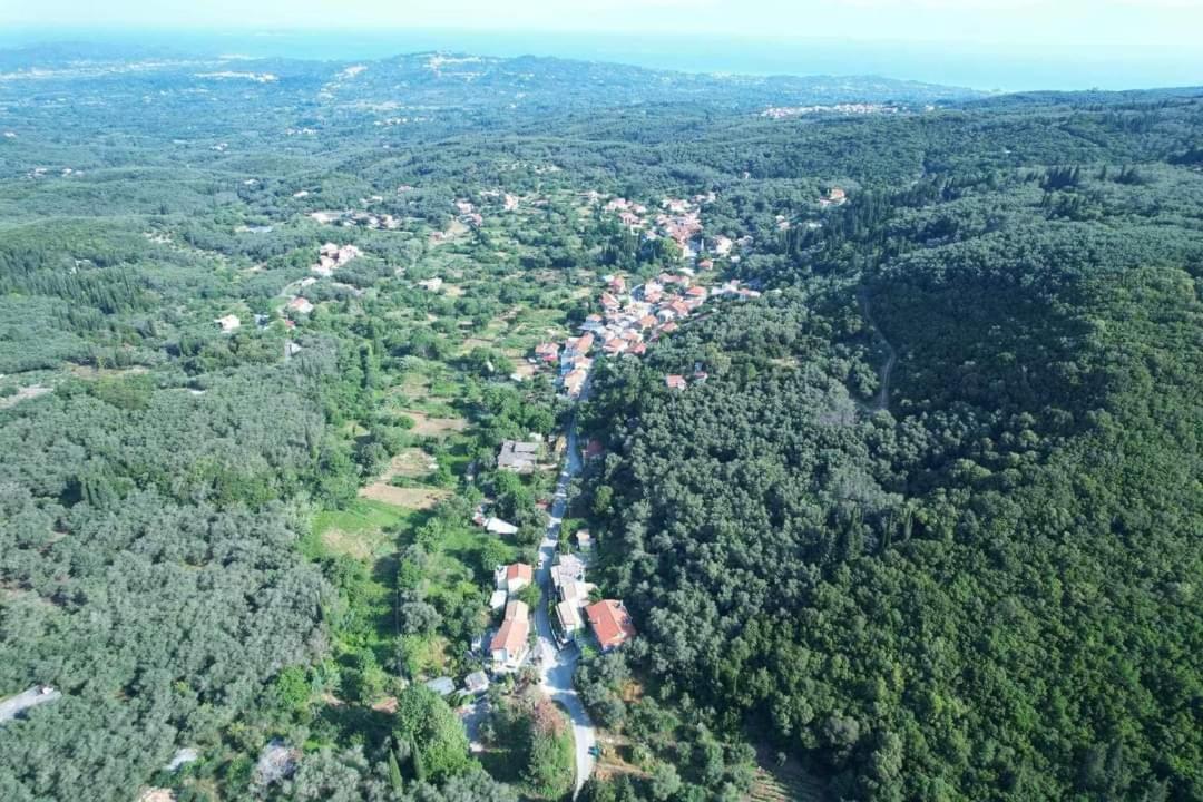 Harry'S Retreat Guest House Klimatia Bagian luar foto
