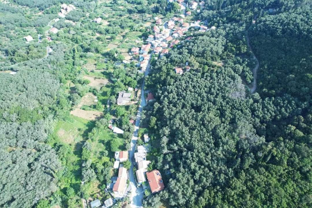 Harry'S Retreat Guest House Klimatia Bagian luar foto