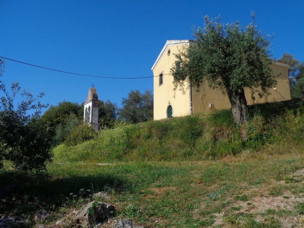 Harry'S Retreat Guest House Klimatia Bagian luar foto