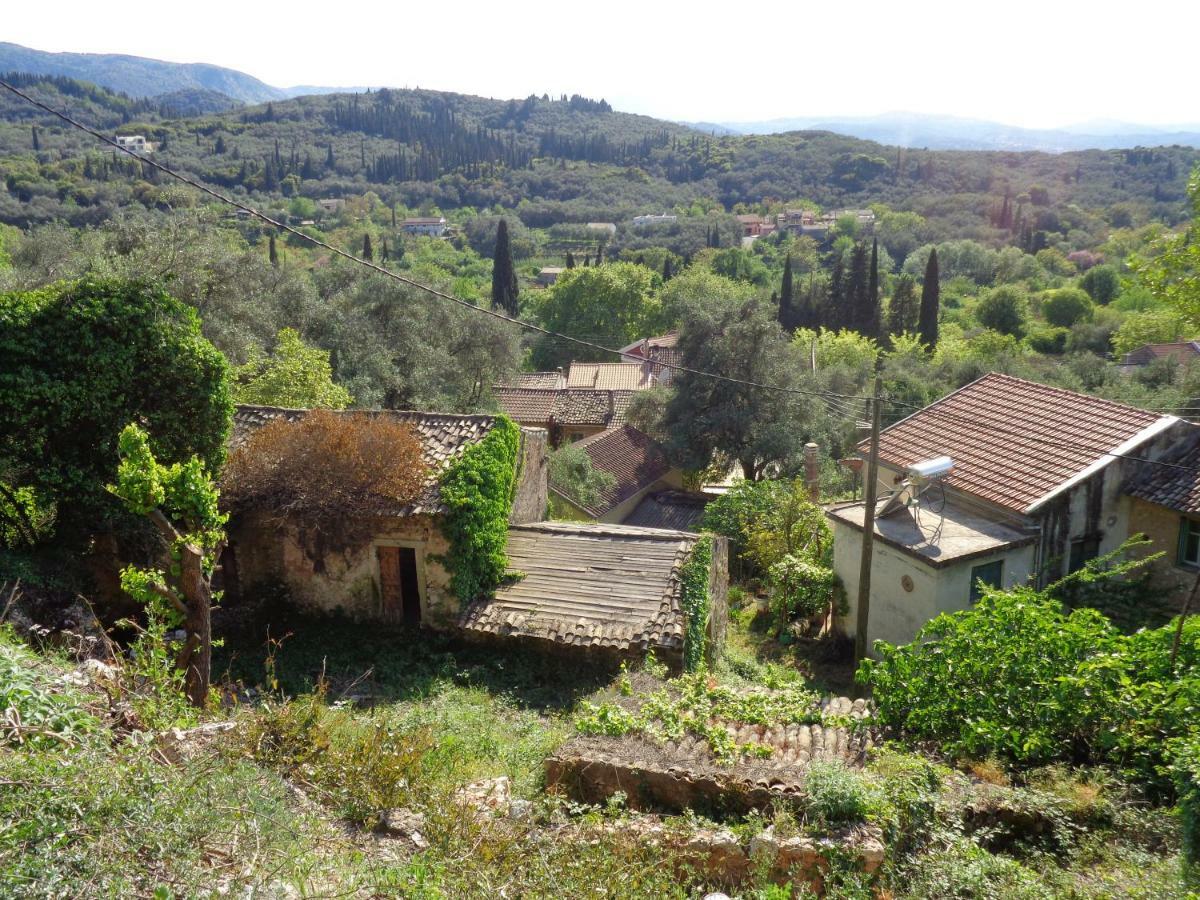 Harry'S Retreat Guest House Klimatia Bagian luar foto