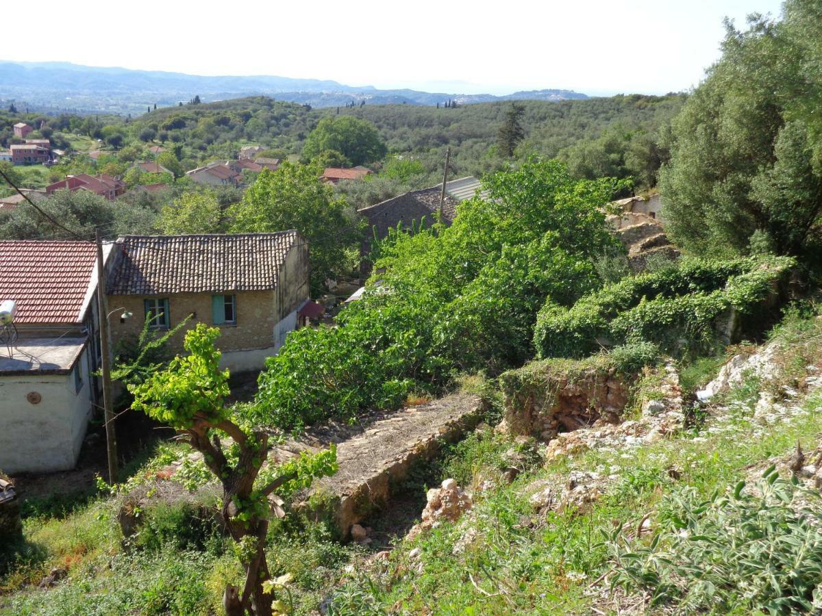 Harry'S Retreat Guest House Klimatia Bagian luar foto