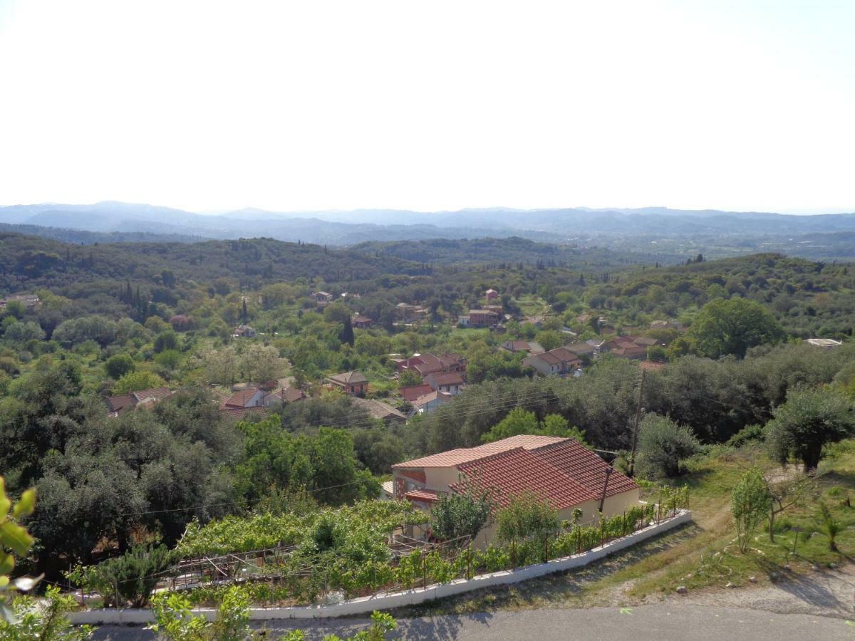 Harry'S Retreat Guest House Klimatia Bagian luar foto