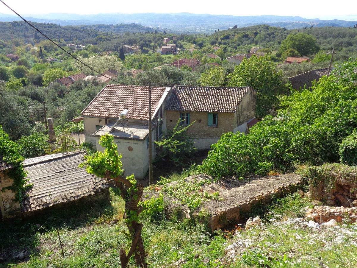 Harry'S Retreat Guest House Klimatia Bagian luar foto