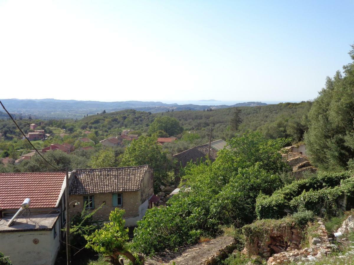 Harry'S Retreat Guest House Klimatia Bagian luar foto