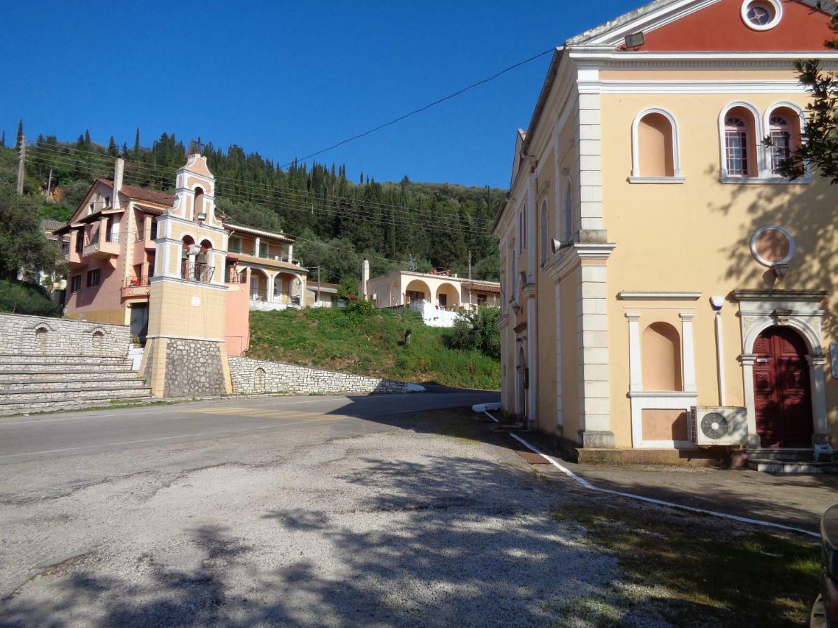 Harry'S Retreat Guest House Klimatia Bagian luar foto