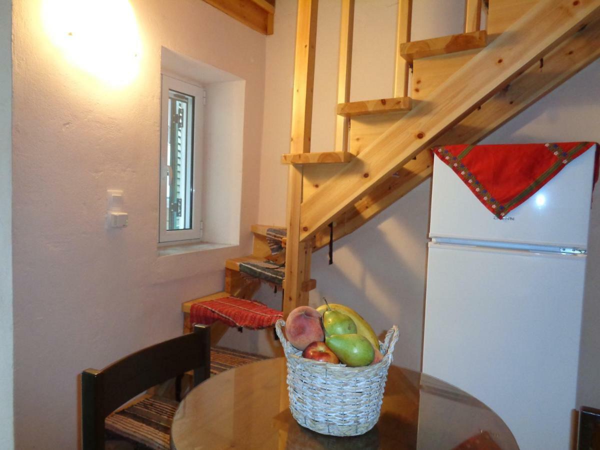 Harry'S Retreat Guest House Klimatia Bagian luar foto