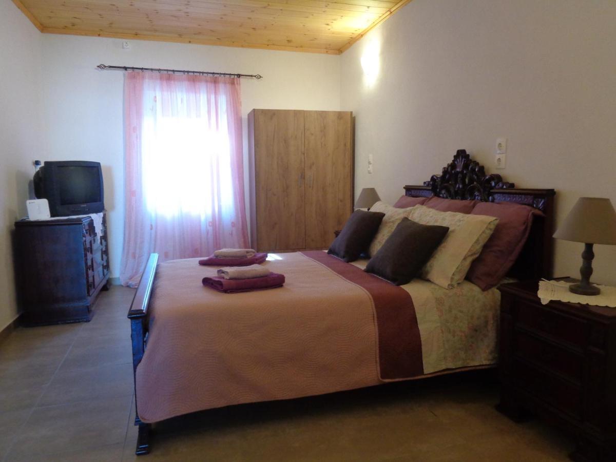 Harry'S Retreat Guest House Klimatia Bagian luar foto