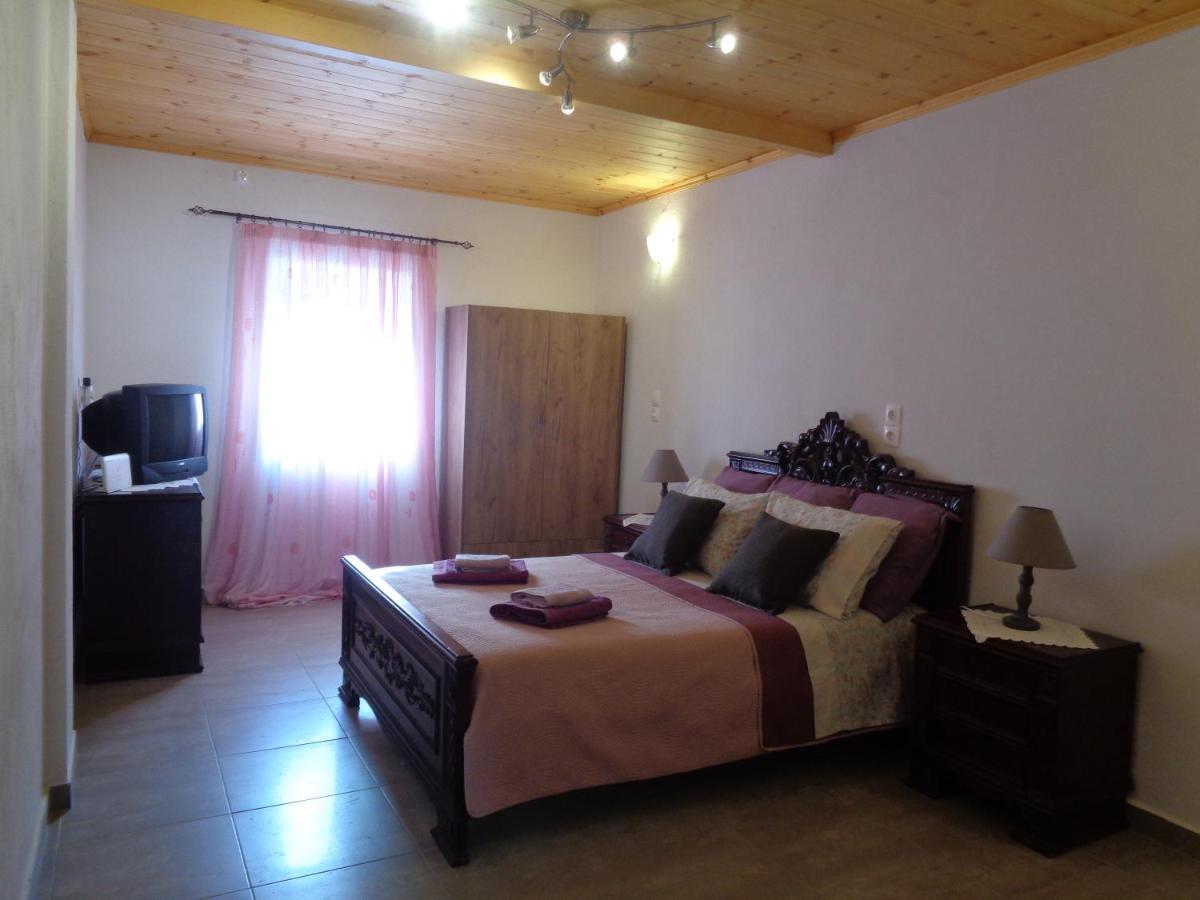 Harry'S Retreat Guest House Klimatia Bagian luar foto